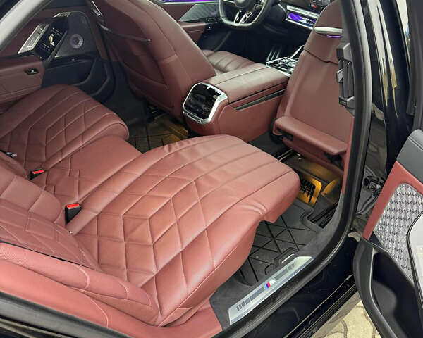 Чорний БМВ 7 Серія, об'ємом двигуна 3 л та пробігом 17 тис. км за 129000 $, фото 28 на Automoto.ua