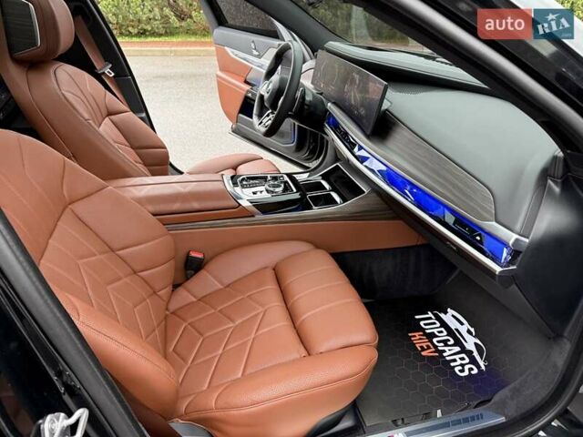 Черный БМВ 7 Серия, объемом двигателя 4.39 л и пробегом 25 тыс. км за 139900 $, фото 35 на Automoto.ua