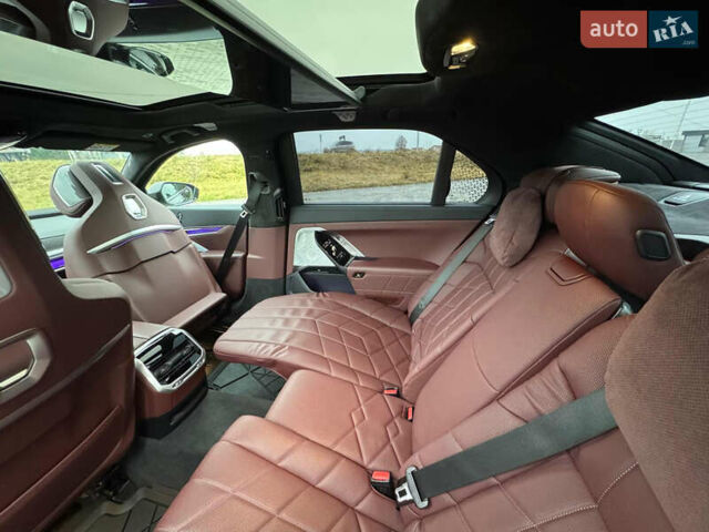 Чорний БМВ 7 Серія, об'ємом двигуна 3 л та пробігом 17 тис. км за 129000 $, фото 26 на Automoto.ua