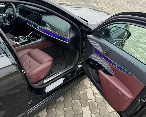 Чорний БМВ 7 Серія, об'ємом двигуна 3 л та пробігом 17 тис. км за 129000 $, фото 21 на Automoto.ua