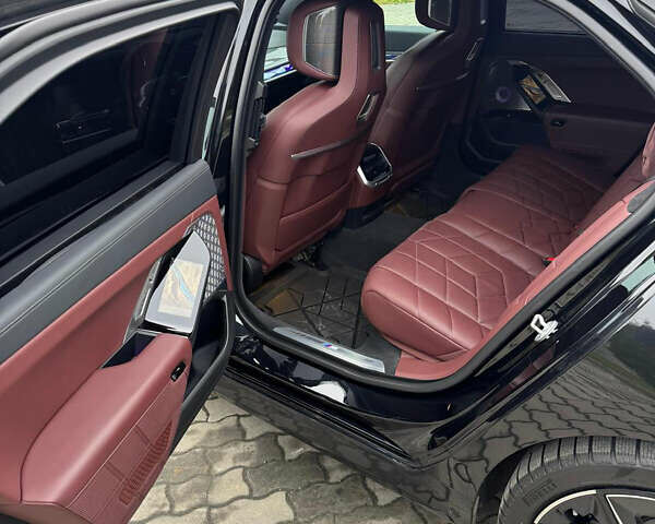 Чорний БМВ 7 Серія, об'ємом двигуна 3 л та пробігом 17 тис. км за 129000 $, фото 13 на Automoto.ua
