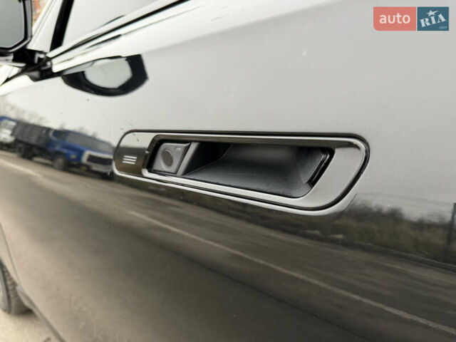 Чорний БМВ 7 Серія, об'ємом двигуна 2.99 л та пробігом 60 тис. км за 124999 $, фото 17 на Automoto.ua
