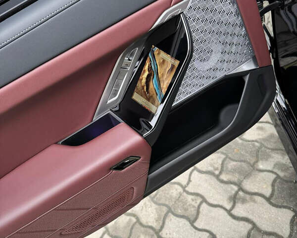 Чорний БМВ 7 Серія, об'ємом двигуна 3 л та пробігом 17 тис. км за 129000 $, фото 31 на Automoto.ua