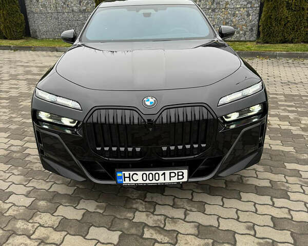 Чорний БМВ 7 Серія, об'ємом двигуна 3 л та пробігом 17 тис. км за 129000 $, фото 1 на Automoto.ua