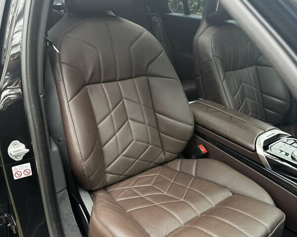 Чорний БМВ 7 Серія, об'ємом двигуна 2.99 л та пробігом 112 тис. км за 109900 $, фото 42 на Automoto.ua