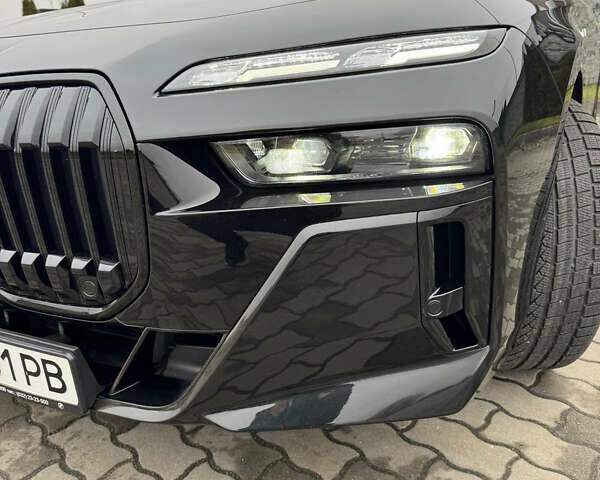 Чорний БМВ 7 Серія, об'ємом двигуна 3 л та пробігом 17 тис. км за 129000 $, фото 3 на Automoto.ua