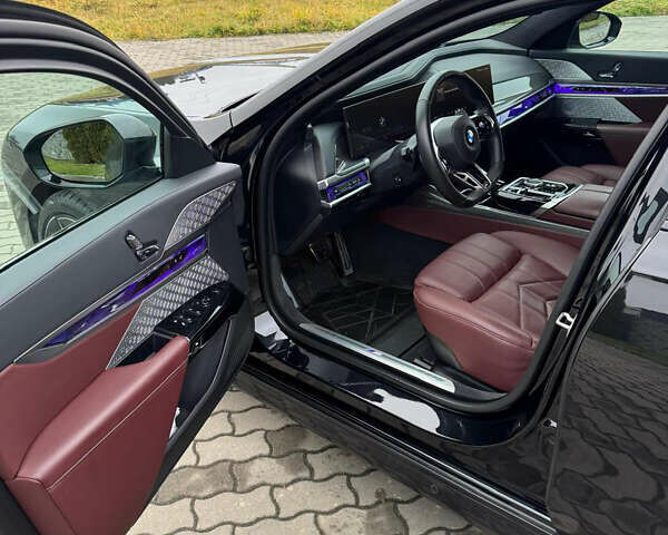 Чорний БМВ 7 Серія, об'ємом двигуна 3 л та пробігом 17 тис. км за 129000 $, фото 12 на Automoto.ua