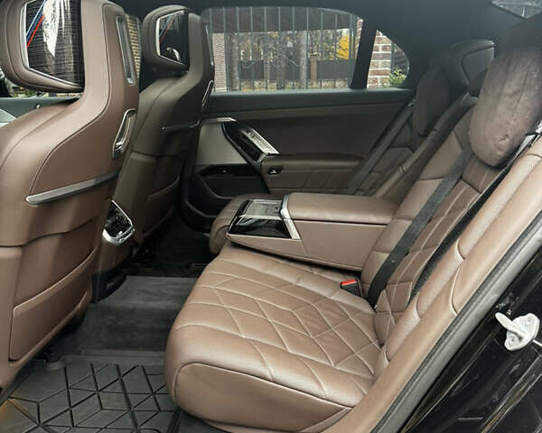 Чорний БМВ 7 Серія, об'ємом двигуна 2.99 л та пробігом 112 тис. км за 109900 $, фото 35 на Automoto.ua