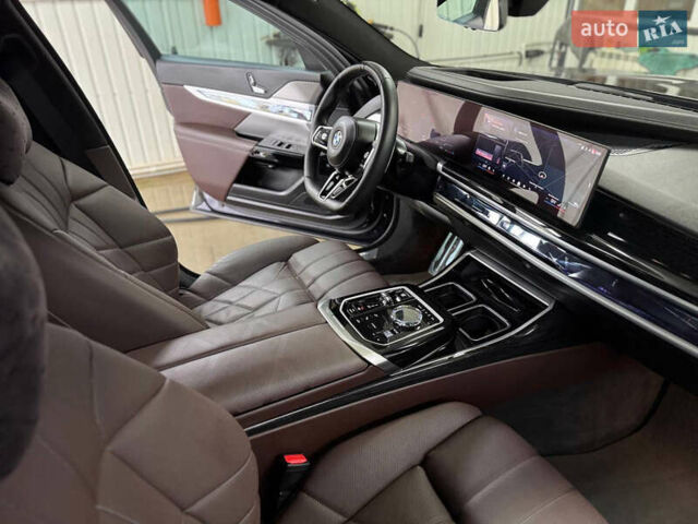 Черный БМВ 7 Серия, объемом двигателя 2.99 л и пробегом 42 тыс. км за 125000 $, фото 34 на Automoto.ua