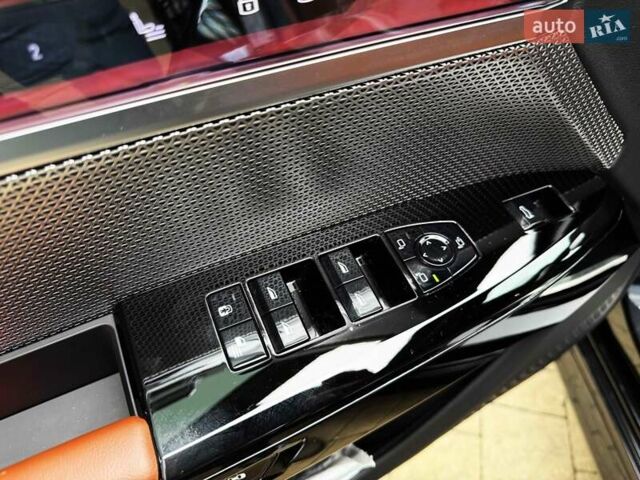 Чорний БМВ 7 Серія, об'ємом двигуна 3 л та пробігом 17 тис. км за 113900 $, фото 18 на Automoto.ua