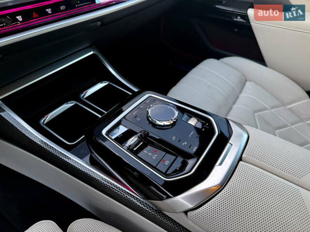Черный БМВ 7 Серия, объемом двигателя 2.99 л и пробегом 9 тыс. км за 140000 $, фото 25 на Automoto.ua