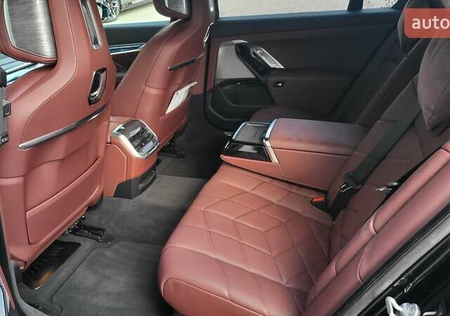 Черный БМВ 7 Серия, объемом двигателя 2.99 л и пробегом 17 тыс. км за 144546 $, фото 15 на Automoto.ua