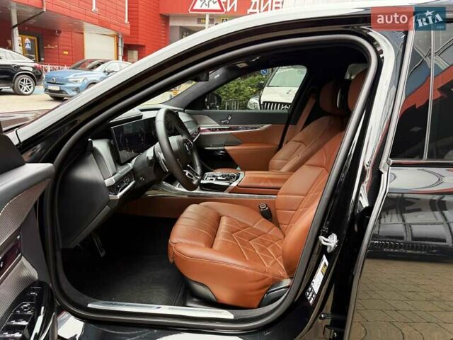 Чорний БМВ 7 Серія, об'ємом двигуна 3 л та пробігом 17 тис. км за 113900 $, фото 19 на Automoto.ua