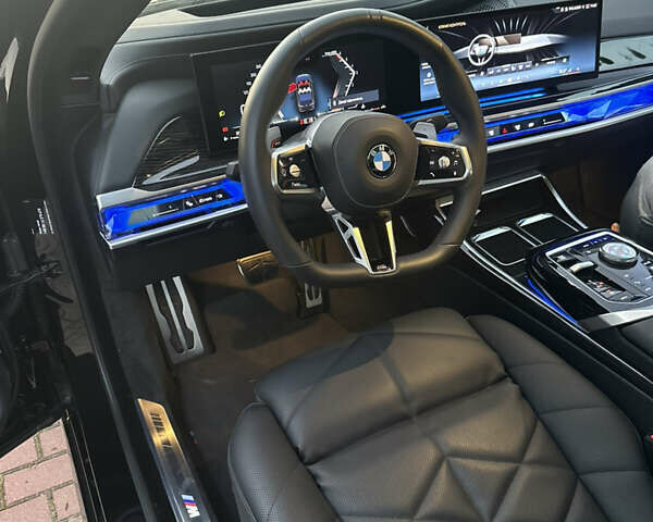 Черный БМВ 7 Серия, объемом двигателя 2.99 л и пробегом 25 тыс. км за 152047 $, фото 28 на Automoto.ua