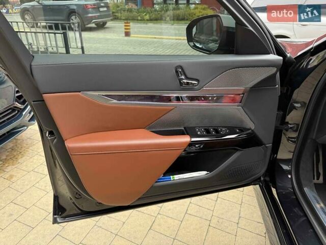 Чорний БМВ 7 Серія, об'ємом двигуна 3 л та пробігом 17 тис. км за 113900 $, фото 14 на Automoto.ua
