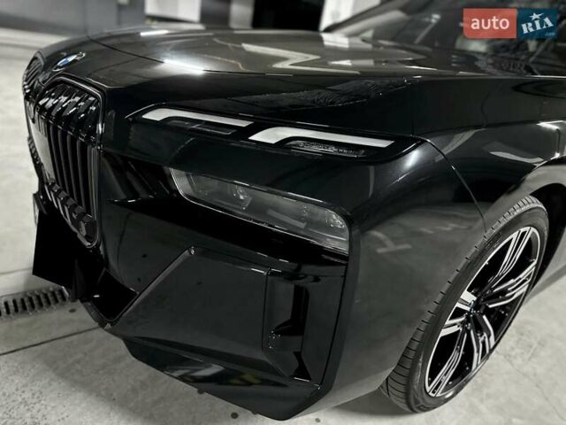 Черный БМВ 7 Серия, объемом двигателя 2.99 л и пробегом 8 тыс. км за 146000 $, фото 4 на Automoto.ua