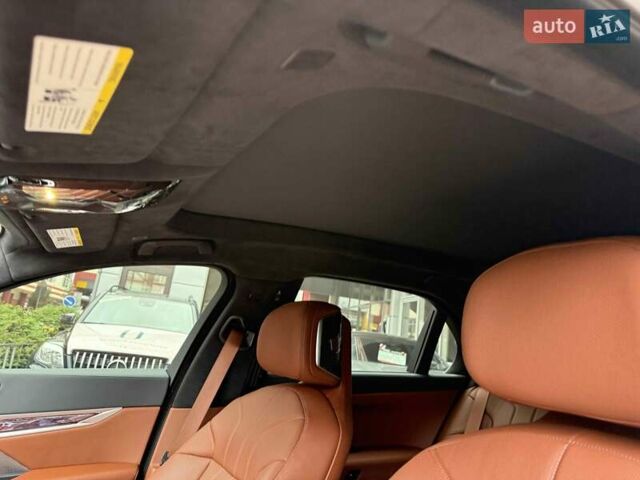 Чорний БМВ 7 Серія, об'ємом двигуна 3 л та пробігом 17 тис. км за 113900 $, фото 21 на Automoto.ua