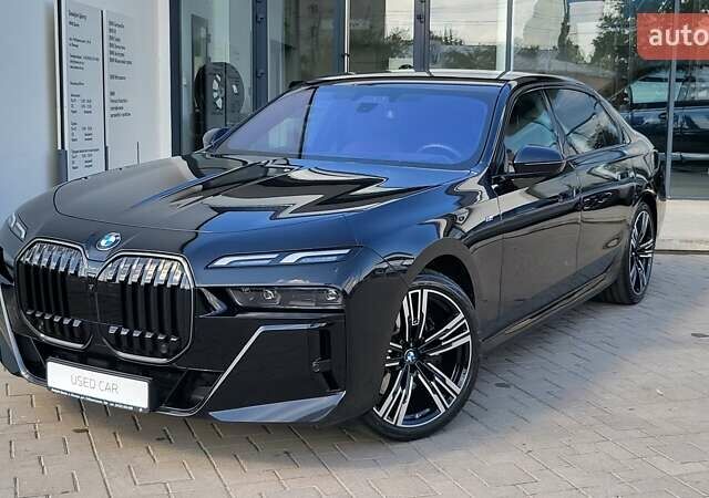 Черный БМВ 7 Серия, объемом двигателя 2.99 л и пробегом 17 тыс. км за 144546 $, фото 3 на Automoto.ua
