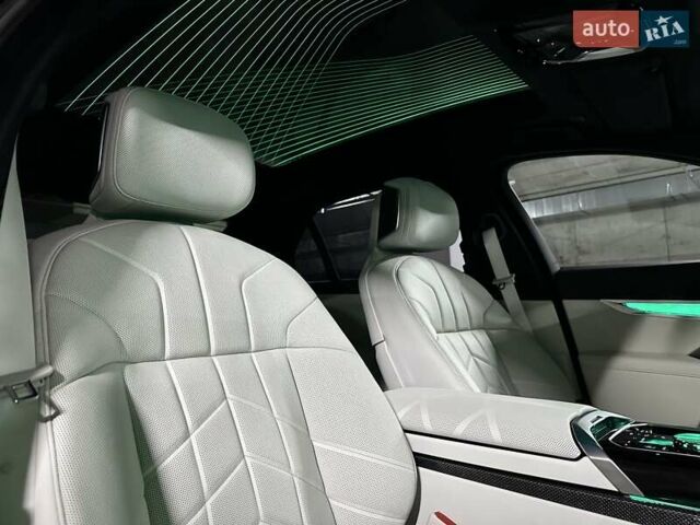 Черный БМВ 7 Серия, объемом двигателя 2.99 л и пробегом 8 тыс. км за 146000 $, фото 40 на Automoto.ua