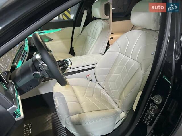 Черный БМВ 7 Серия, объемом двигателя 2.99 л и пробегом 8 тыс. км за 146000 $, фото 24 на Automoto.ua