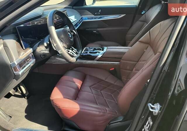 Черный БМВ 7 Серия, объемом двигателя 2.99 л и пробегом 17 тыс. км за 144546 $, фото 10 на Automoto.ua