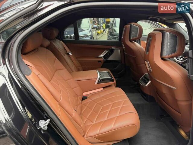 Чорний БМВ 7 Серія, об'ємом двигуна 3 л та пробігом 17 тис. км за 113900 $, фото 53 на Automoto.ua