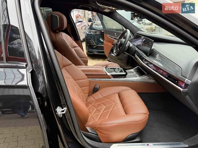 Чорний БМВ 7 Серія, об'ємом двигуна 3 л та пробігом 17 тис. км за 113900 $, фото 56 на Automoto.ua