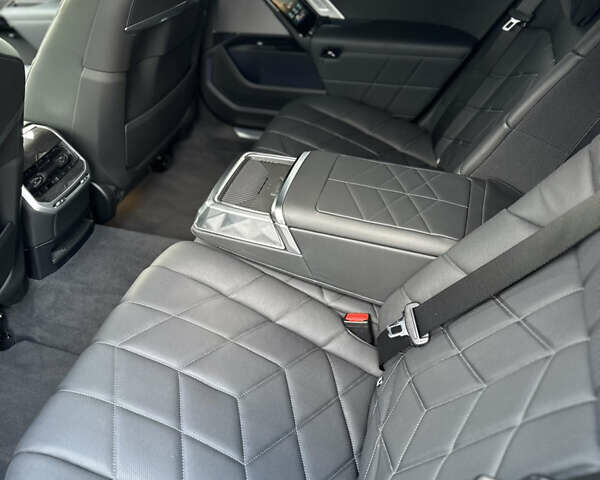 Черный БМВ 7 Серия, объемом двигателя 3 л и пробегом 15 тыс. км за 129000 $, фото 17 на Automoto.ua