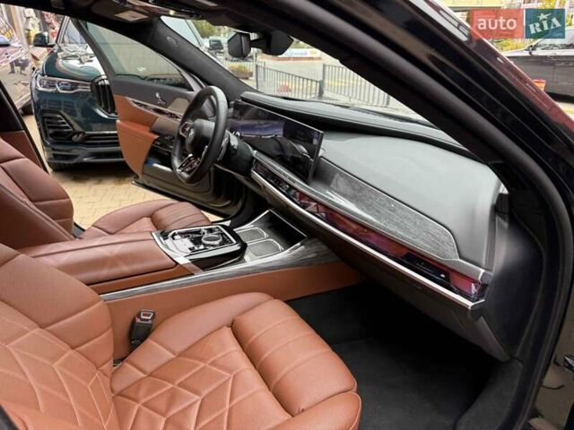 Чорний БМВ 7 Серія, об'ємом двигуна 3 л та пробігом 17 тис. км за 113900 $, фото 57 на Automoto.ua