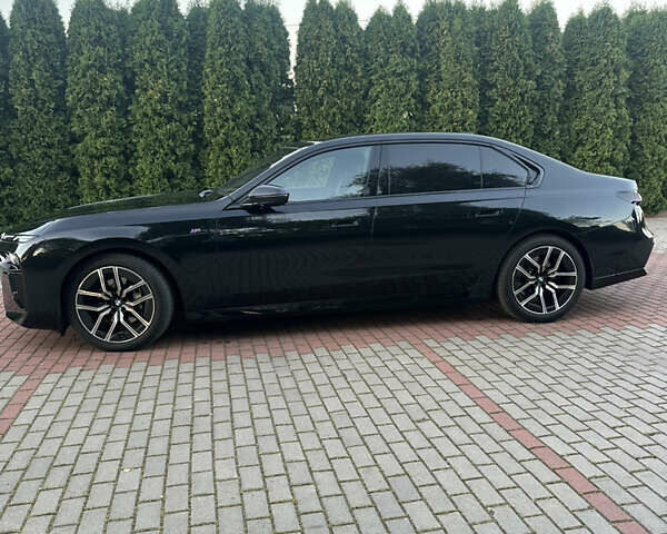 Черный БМВ 7 Серия, объемом двигателя 2.99 л и пробегом 25 тыс. км за 152047 $, фото 2 на Automoto.ua