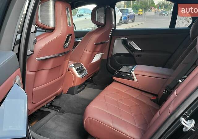 Черный БМВ 7 Серия, объемом двигателя 2.99 л и пробегом 17 тыс. км за 144546 $, фото 13 на Automoto.ua