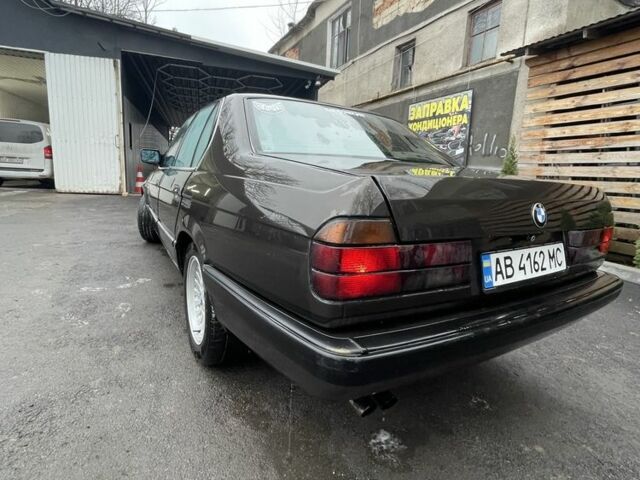 Коричневий БМВ 7 Серія, об'ємом двигуна 3 л та пробігом 365 тис. км за 2500 $, фото 2 на Automoto.ua