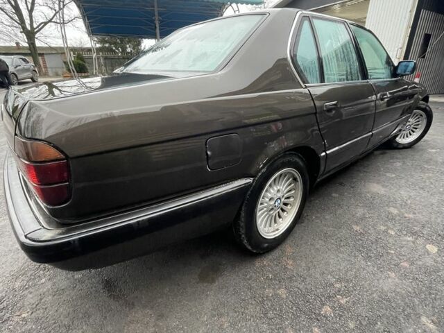 Коричневий БМВ 7 Серія, об'ємом двигуна 3 л та пробігом 365 тис. км за 2500 $, фото 3 на Automoto.ua