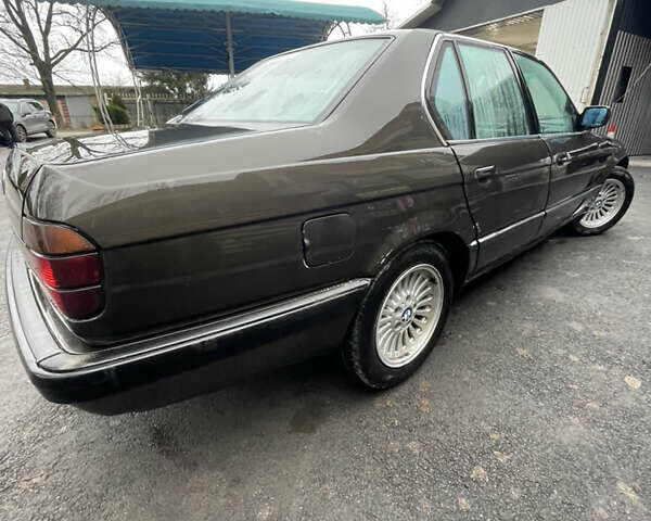 Коричневый БМВ 7 Серия, объемом двигателя 2.97 л и пробегом 365 тыс. км за 2500 $, фото 5 на Automoto.ua