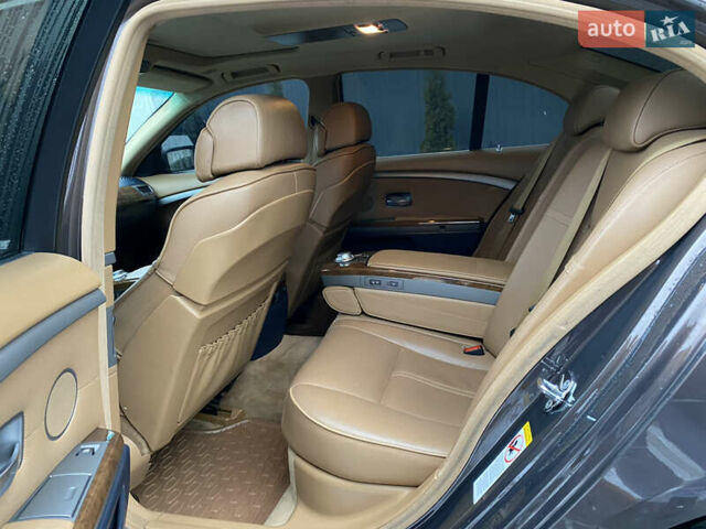Коричневый БМВ 7 Серия, объемом двигателя 3 л и пробегом 350 тыс. км за 9000 $, фото 6 на Automoto.ua