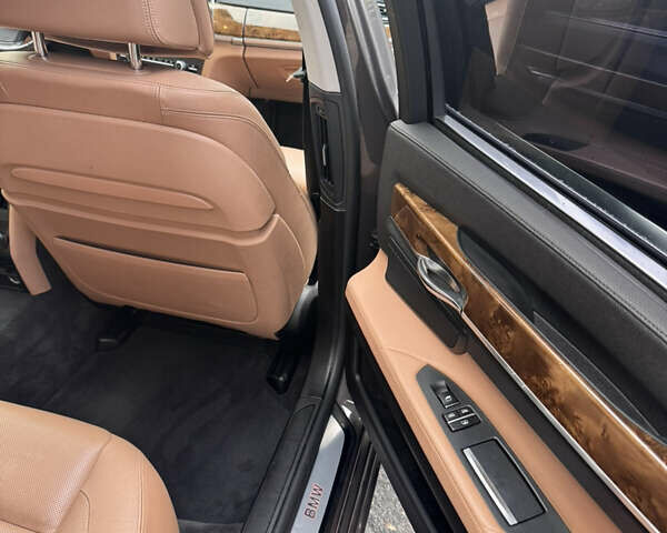 Коричневый БМВ 7 Серия, объемом двигателя 2.98 л и пробегом 197 тыс. км за 19999 $, фото 34 на Automoto.ua