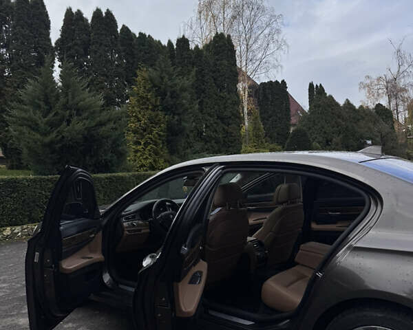 Коричневый БМВ 7 Серия, объемом двигателя 2.98 л и пробегом 197 тыс. км за 19999 $, фото 20 на Automoto.ua