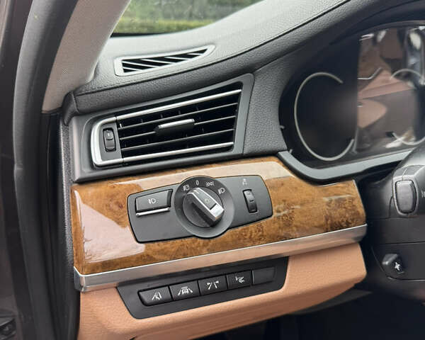 Коричневый БМВ 7 Серия, объемом двигателя 2.98 л и пробегом 197 тыс. км за 19999 $, фото 36 на Automoto.ua