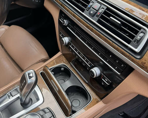 Коричневый БМВ 7 Серия, объемом двигателя 2.98 л и пробегом 197 тыс. км за 19999 $, фото 42 на Automoto.ua