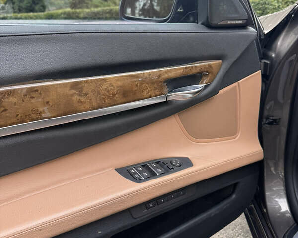 Коричневый БМВ 7 Серия, объемом двигателя 2.98 л и пробегом 197 тыс. км за 19999 $, фото 39 на Automoto.ua