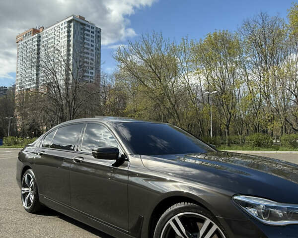 Коричневый БМВ 7 Серия, объемом двигателя 3 л и пробегом 160 тыс. км за 35700 $, фото 19 на Automoto.ua