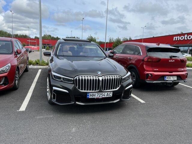 Коричневый БМВ 7 Серия, объемом двигателя 4.4 л и пробегом 180 тыс. км за 40000 $, фото 1 на Automoto.ua