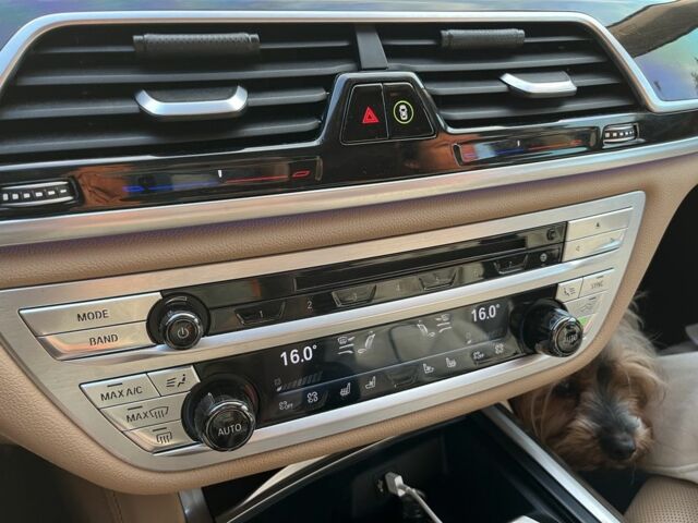 Коричневый БМВ 7 Серия, объемом двигателя 4.4 л и пробегом 180 тыс. км за 40000 $, фото 9 на Automoto.ua