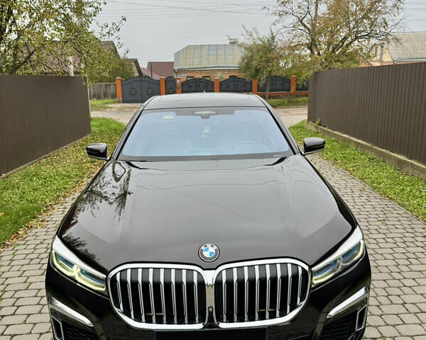 Коричневый БМВ 7 Серия, объемом двигателя 2.99 л и пробегом 141 тыс. км за 69999 $, фото 1 на Automoto.ua