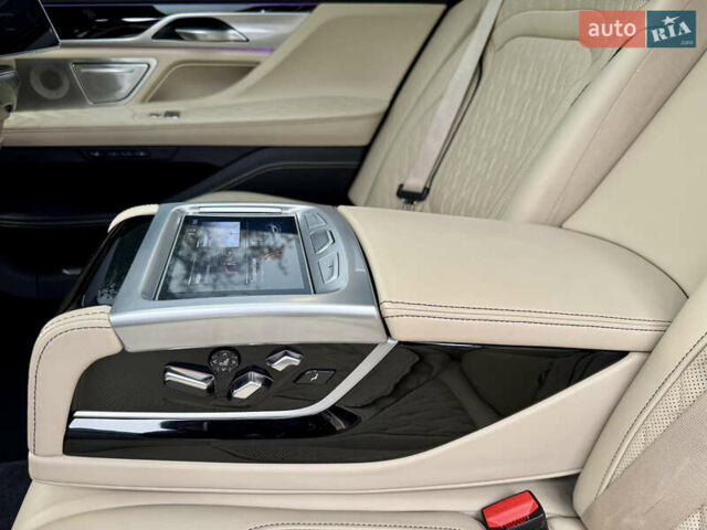Коричневый БМВ 7 Серия, объемом двигателя 2.99 л и пробегом 141 тыс. км за 69999 $, фото 27 на Automoto.ua