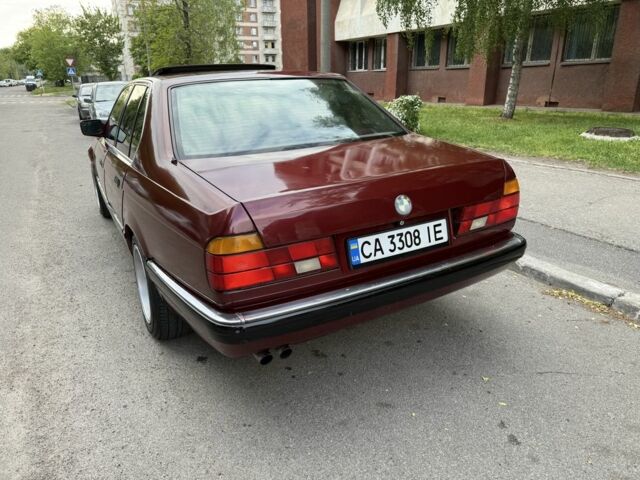 Красный БМВ 7 Серия, объемом двигателя 3 л и пробегом 400 тыс. км за 2450 $, фото 3 на Automoto.ua