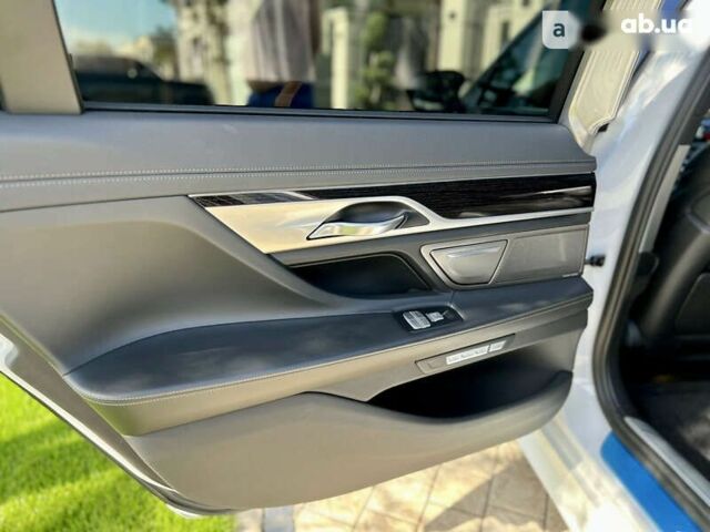 БМВ 7 Серия, объемом двигателя 3 л и пробегом 140 тыс. км за 55000 $, фото 22 на Automoto.ua