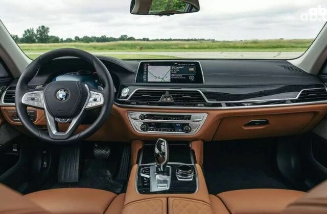 БМВ 7 Серія, об'ємом двигуна 3 л та пробігом 1 тис. км за 82080 $, фото 10 на Automoto.ua