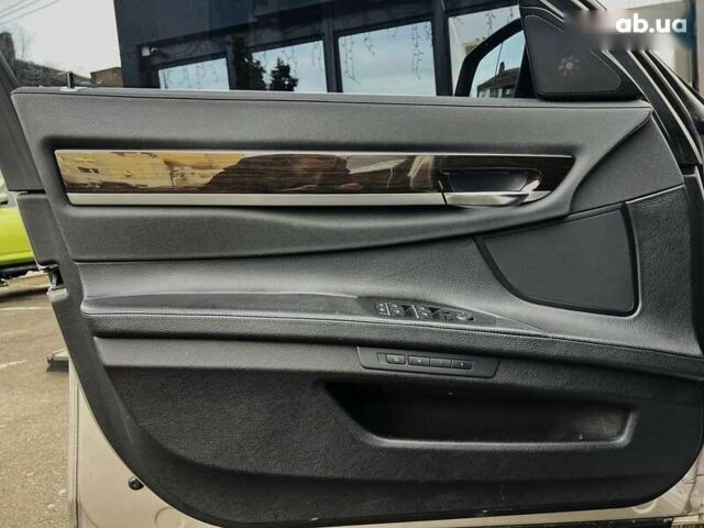 БМВ 7 Серия, объемом двигателя 4.4 л и пробегом 100 тыс. км за 11300 $, фото 14 на Automoto.ua
