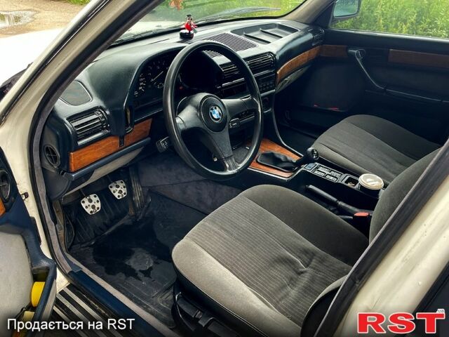 БМВ 7 Серия, объемом двигателя 3 л и пробегом 120 тыс. км за 2100 $, фото 4 на Automoto.ua